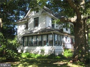 Primary Photo - 7 N Warwick Rd