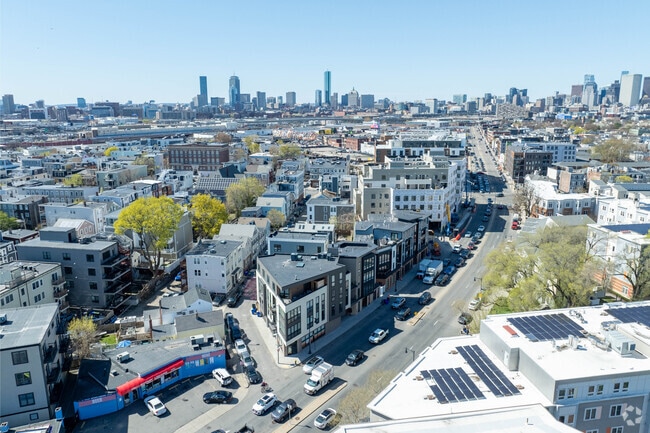287 Old Colony Ave se encuentra en el sur de Boston. - The Wedge