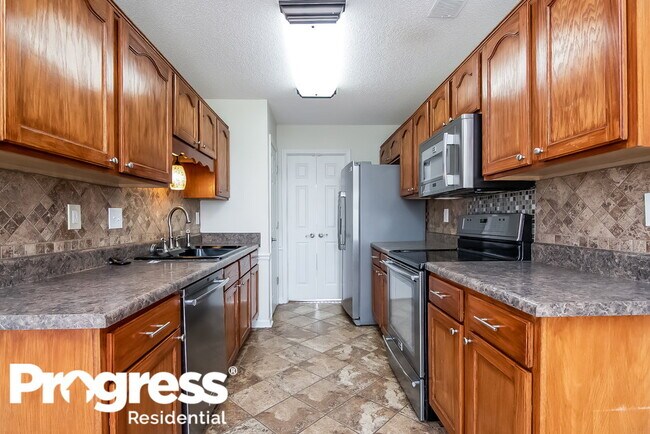 Building Photo - 5040 Thornebrook Cove