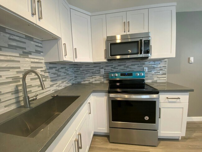 Foto del edificio - 7132 47th Ave SW