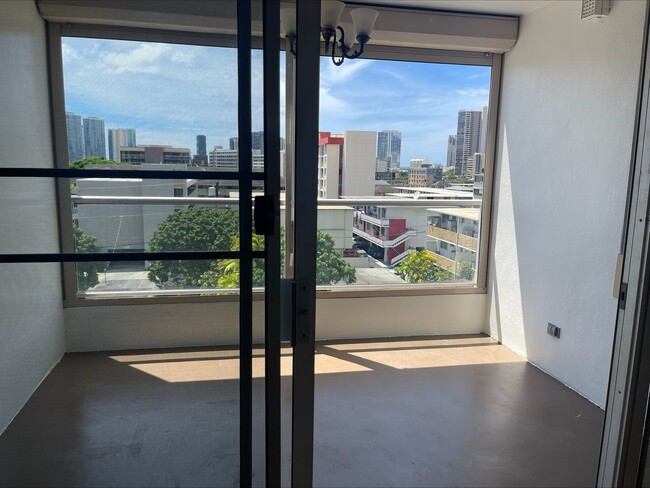 Building Photo - Piikoi Tower - 1 Bed, 1 Bath, 1 Parking - ...