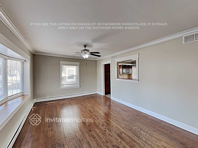 Foto del edificio - 4301 W 99th Pl