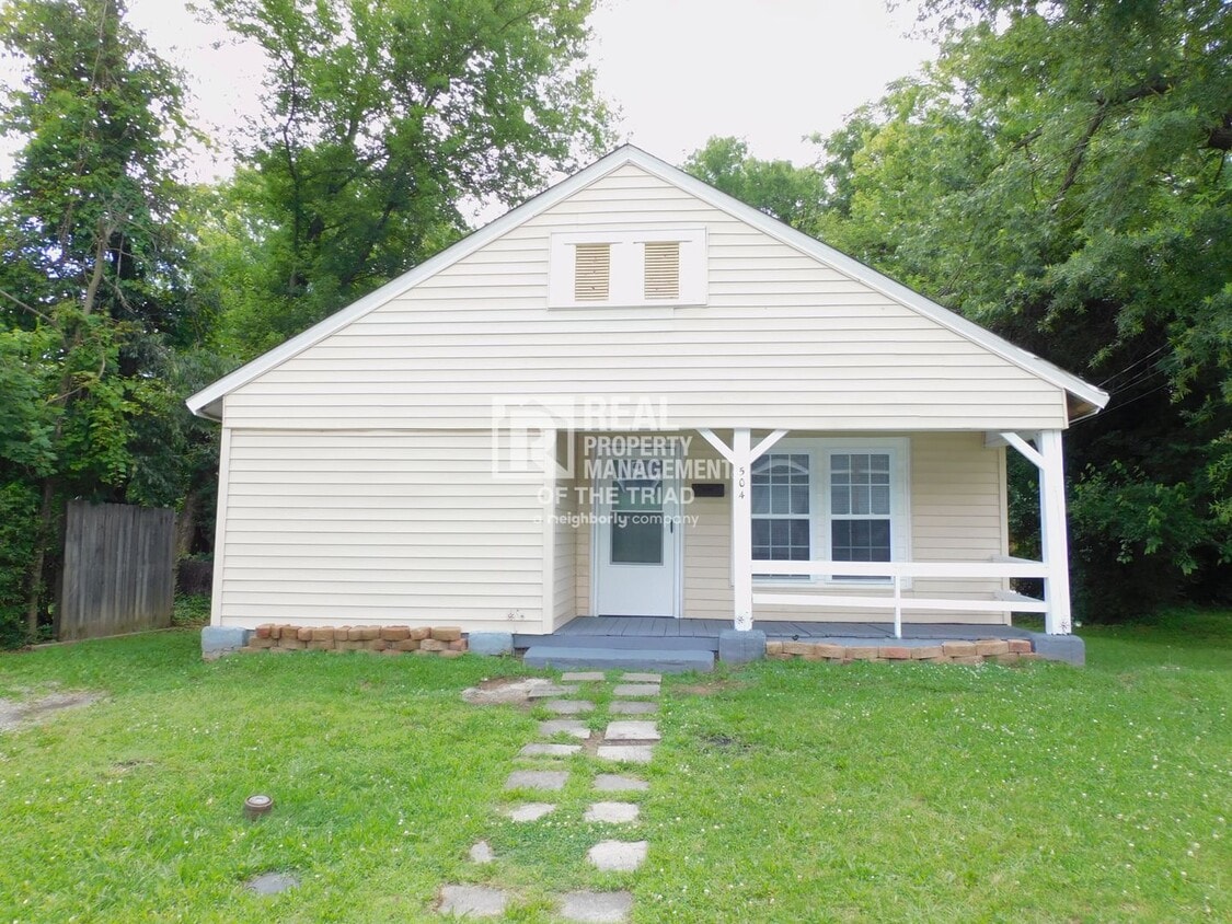 Primary Photo - Cute 3 Bedroom/2 Bath Home in Greensboro 2...