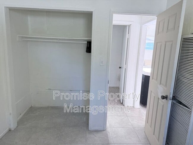 Foto del edificio - 303-307 Myers