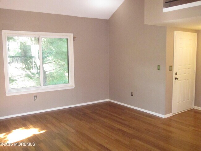 Foto del edificio - 202 Goldmine Ln