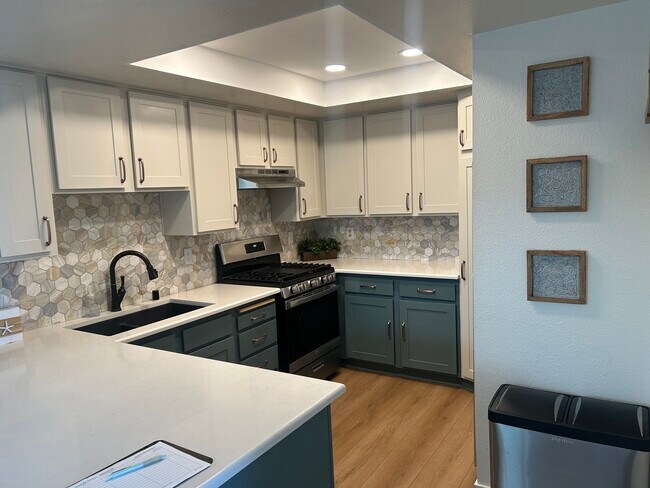 Cocina - 25925 Oak St