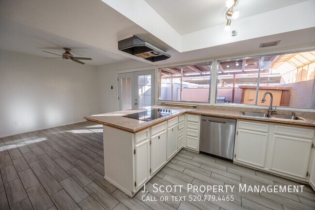 Photo - 1618 E Dunbar Dr Townhome