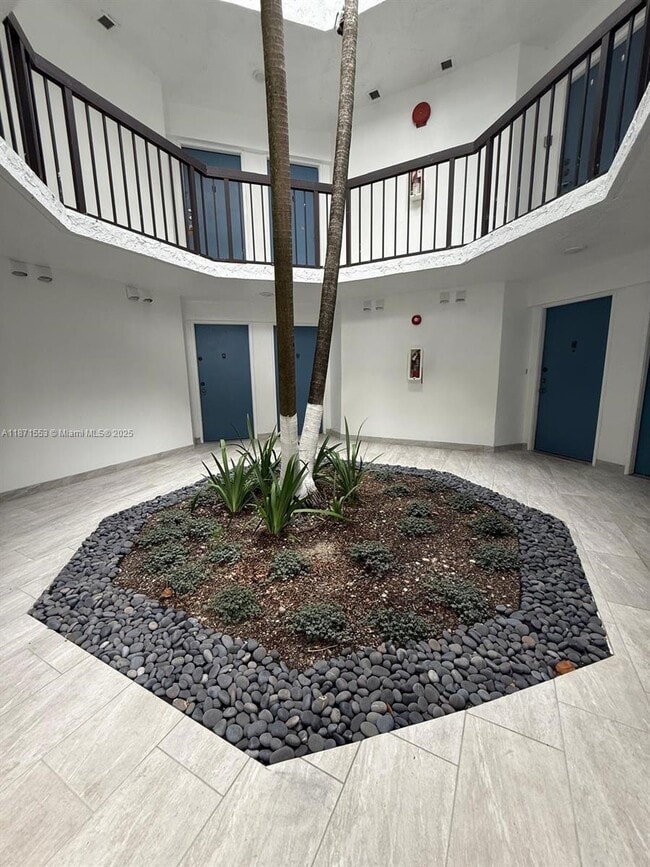 Foto del edificio - 9419 Fontainebleau Blvd