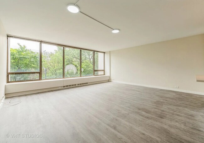 Foto del edificio - 2800 N Lake Shore Dr