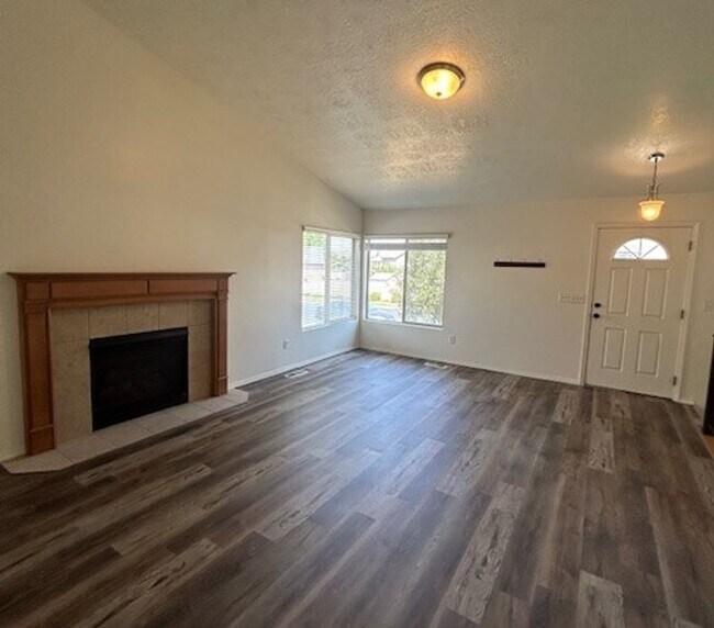 Foto del edificio - Spacious 5 Bedroom Lehi Home