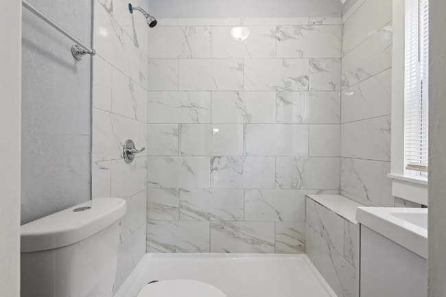 Foto del edificio - 5720 W Rogers St