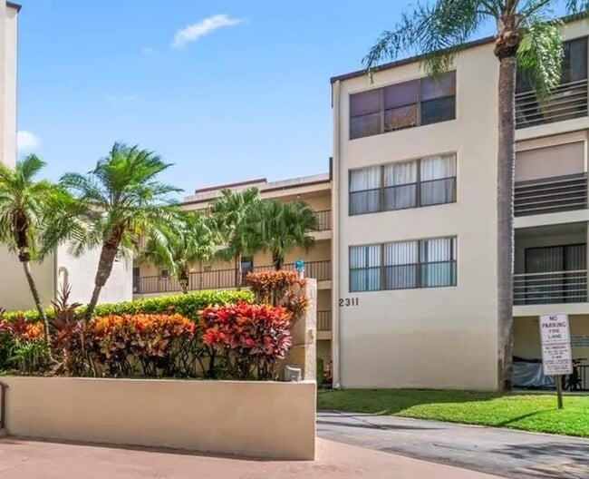 Foto del edificio - 2311 S Cypress Bend Dr