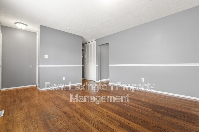 Foto del edificio - 461 Potomac Dr