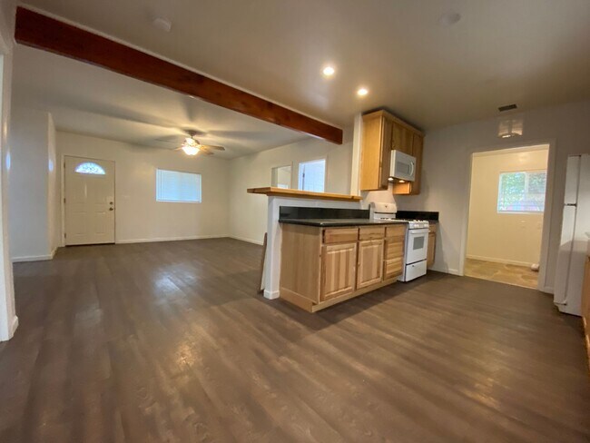 Foto del edificio - 863 Union St -- West Valley Real Estate