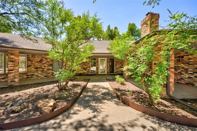 Foto del edificio - 6325 Glenbrook Ct
