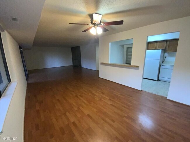 Foto del edificio - 2 br, 2 bath Condo - 7 Suntop Ct 201 Unit 201