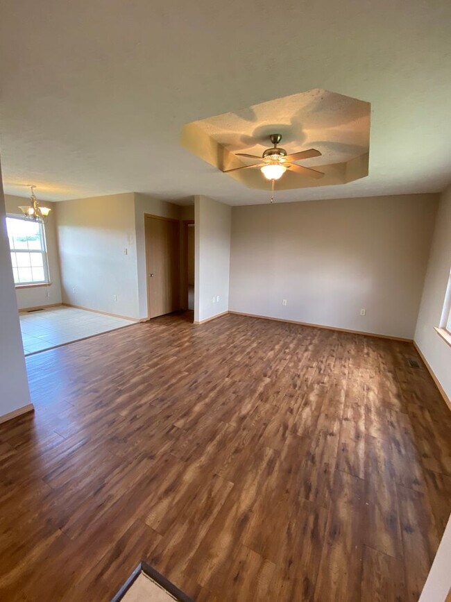 Building Photo - 3 bedroom 2 bath home in Clever, MO!