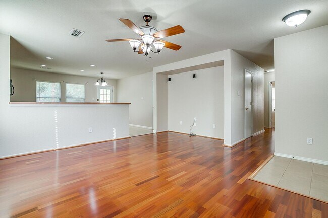 Building Photo - Charming Home in Northeast Fort Worth