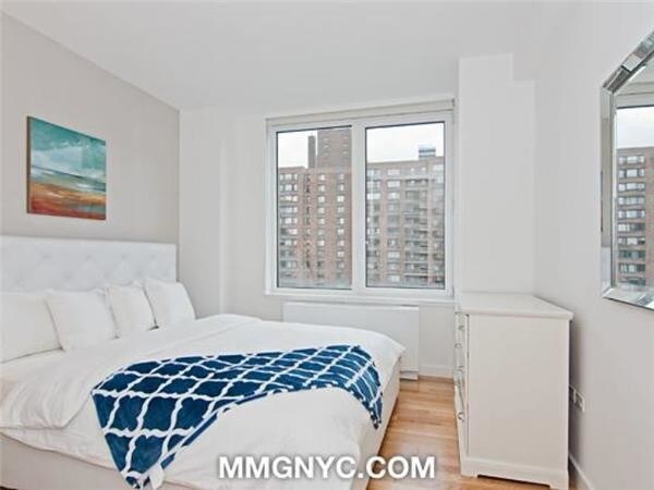 Foto del edificio - 805 Columbus Avenue