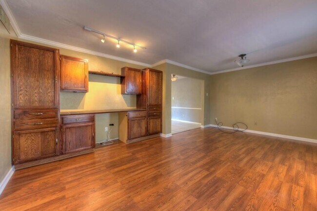 Building Photo - 11405 Ladera Vista Dr