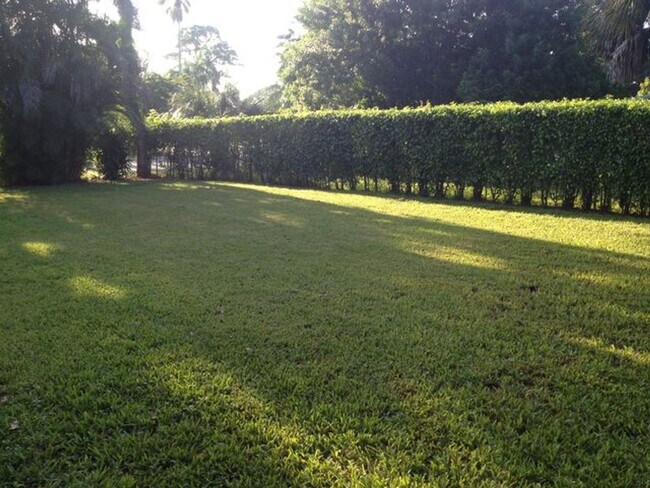 Foto del edificio - 5116-5118 Canal Rd