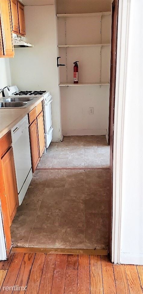 Building Photo - Studio, 1 bath  - 211 N Washington St Apt 23