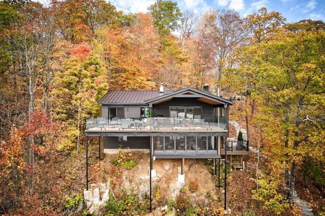 Building Photo - 33 Chem. des Sittelles