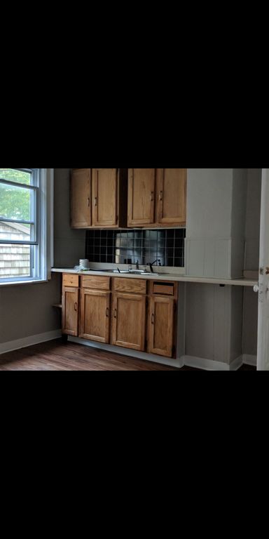 Building Photo - 27 Colton Ave