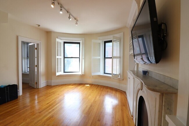 Foto del edificio - 310 Shawmut Ave