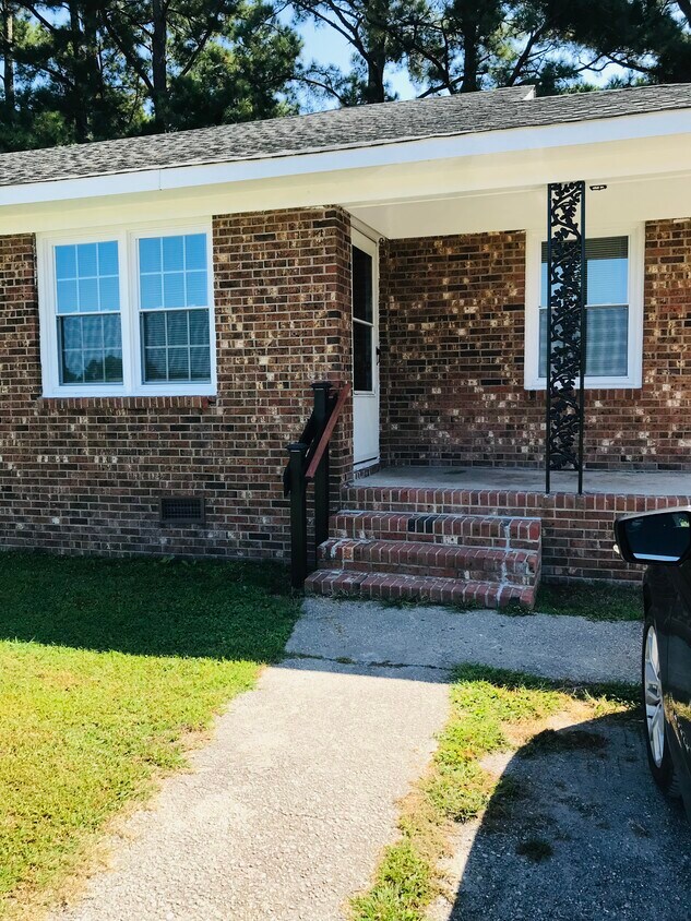 Primary Photo - 587 7th St