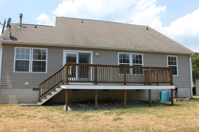 Building Photo - 1529 Windward Ave