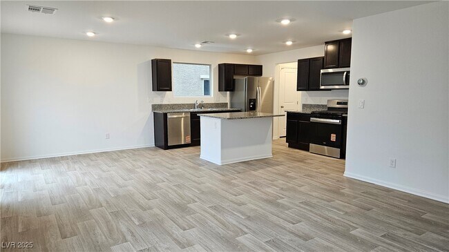 Building Photo - 6071 Swift Lariat St