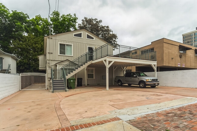 Foto del edificio - 4708 Orion Ave