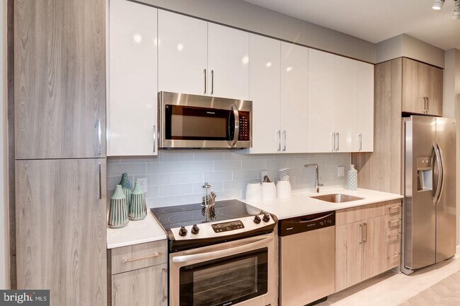 Foto del edificio - 145 Riverhaven Dr