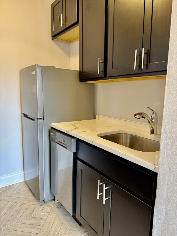 Foto del edificio - 2351 W Wilson Ave