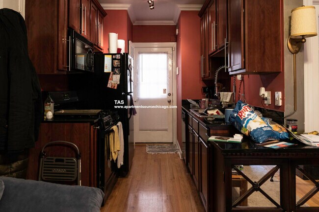 Photo - 630 W Roscoe St Apartment