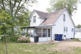 Building Photo - 214 E 3rd St