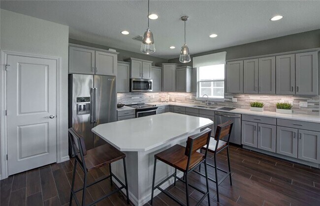 Building Photo - 15800 Celosia St