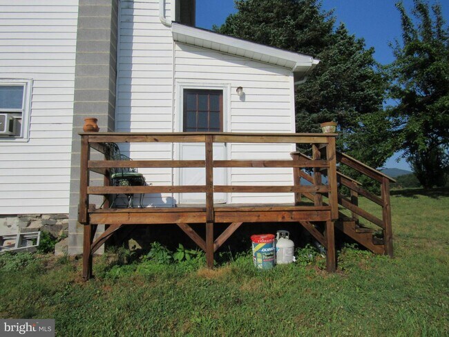 Building Photo - 837 N Pifer Rd