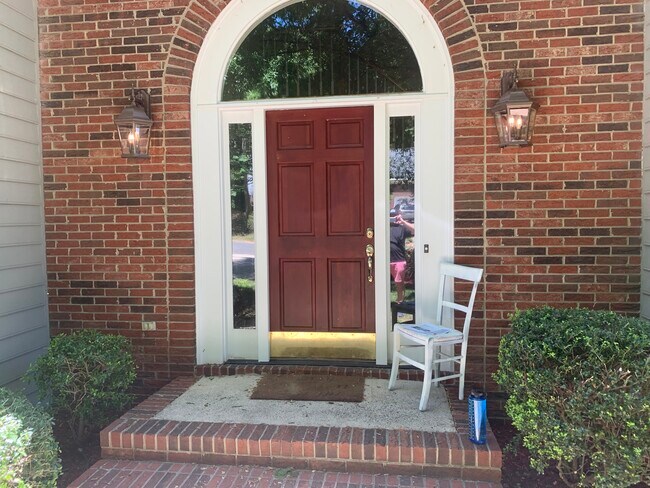 Foto del edificio - 14923 Chilgrove Ln