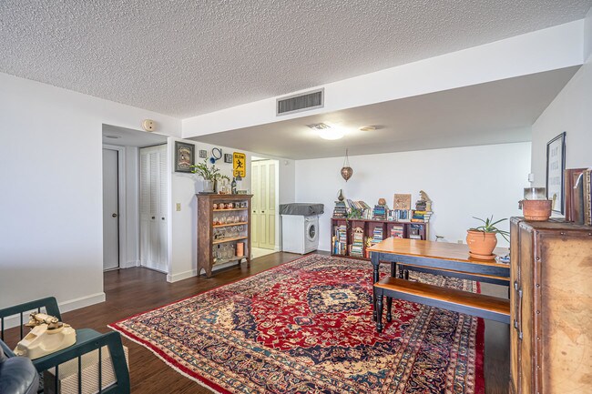 Foto del edificio - 5600 N Flagler Dr