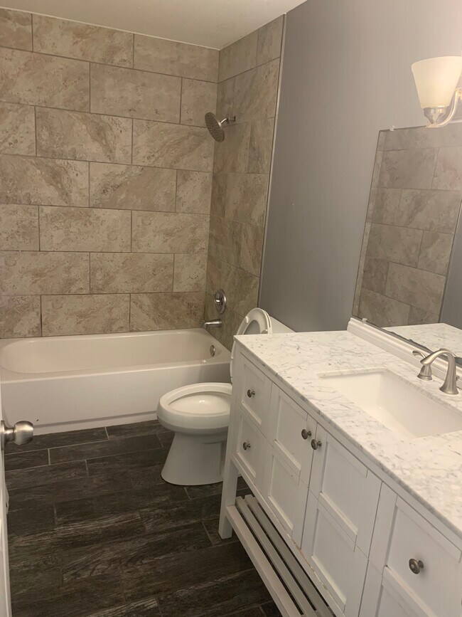 Bathroom - 755 Mauro Cir SE