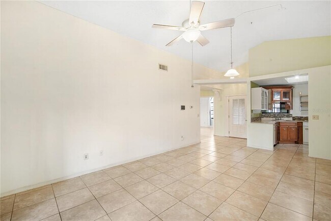 Foto del edificio - 12715 Trowbridge Ln