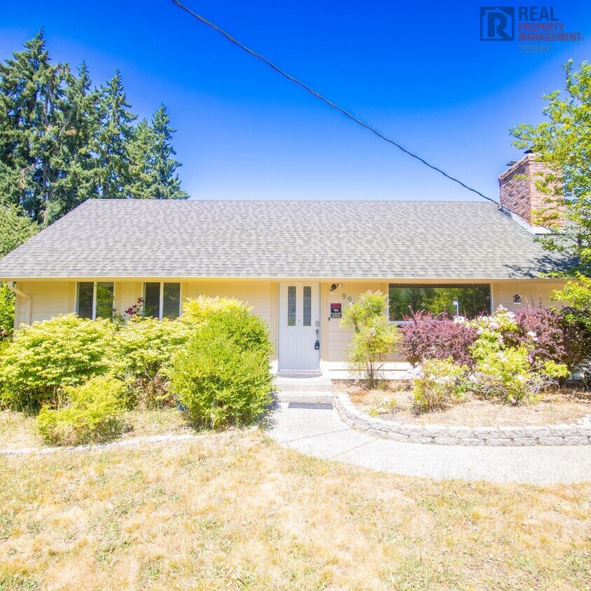 Primary Photo - 3 Bedroom + Office Near JBLM!
