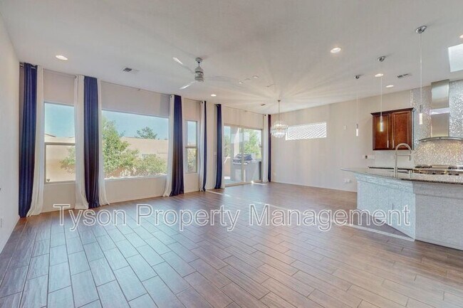 Foto del edificio - 4701 Cayetana Pl NW