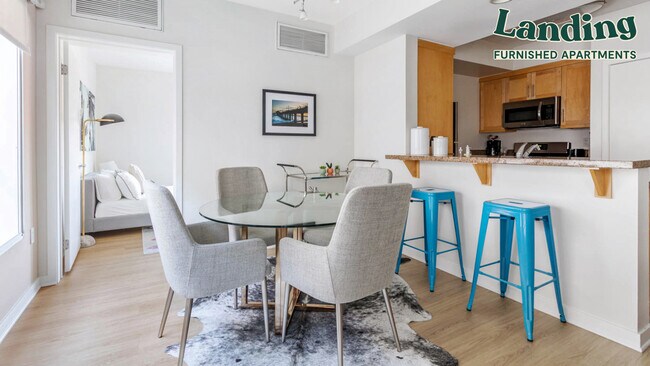 Foto del edificio - 1759 Beloit Ave