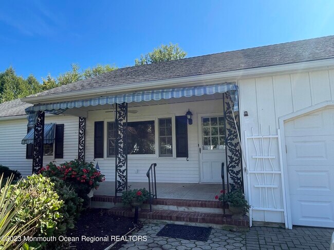 Building Photo - 50 Willow Way