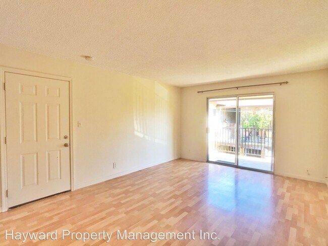 Building Photo - 32502 Pulaski Dr