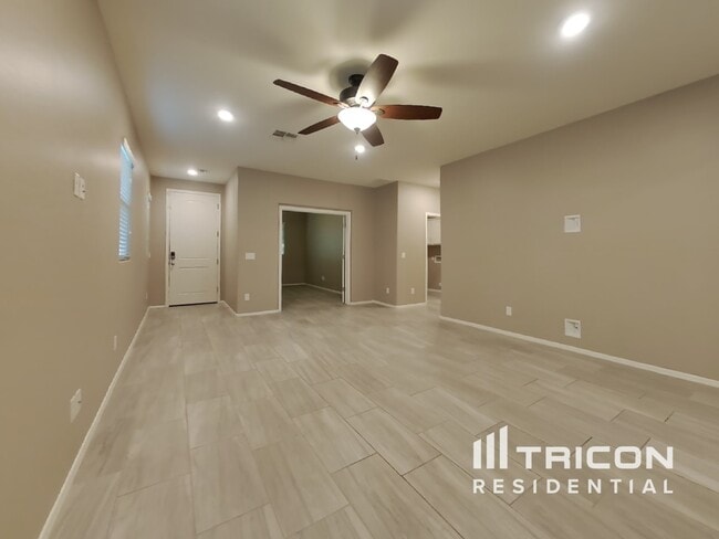 Building Photo - 8706 N 172nd Dr