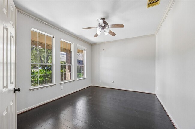 Building Photo - 6302 Pepper Hollow Ln